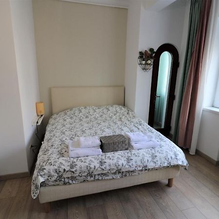 Lovely City Center Apartment - Free Minibar Bucareste Exterior foto